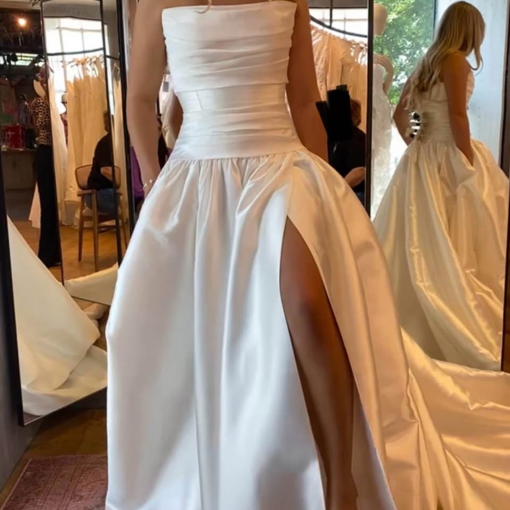 Watters Leighton Wedding Gown Size 6 - Picture 4 of 13